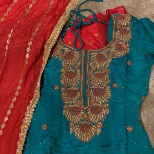 Indian/Pakistani/Afghan Suit